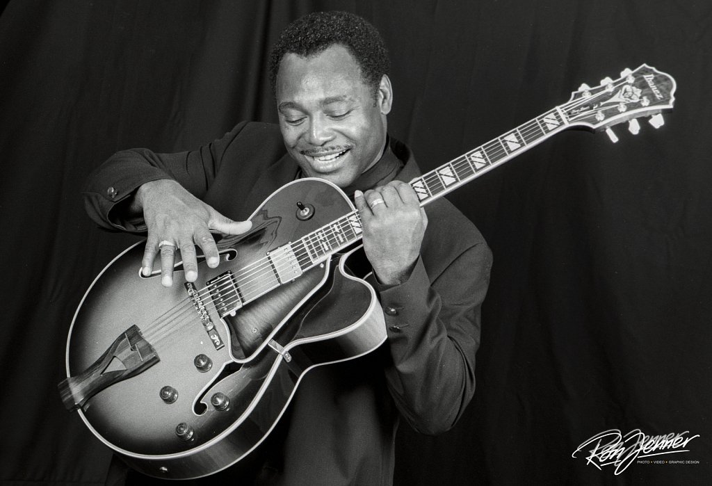 George-Benson-by-Ron-Jenner-1995-06.jpg